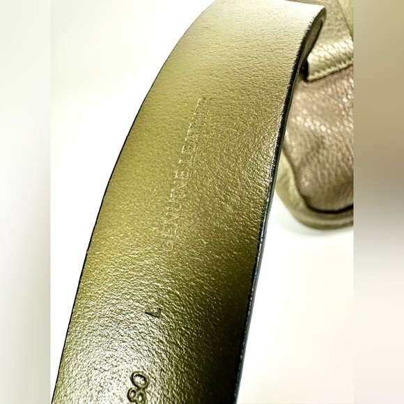 Calvin Klein Unisex Pebble Leather Fanny Bag in Olive - Picture 9 of 10